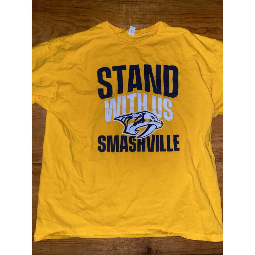 Nashville Predators T Shirt Mens XL Short Sleeve Smashville Hockey Team